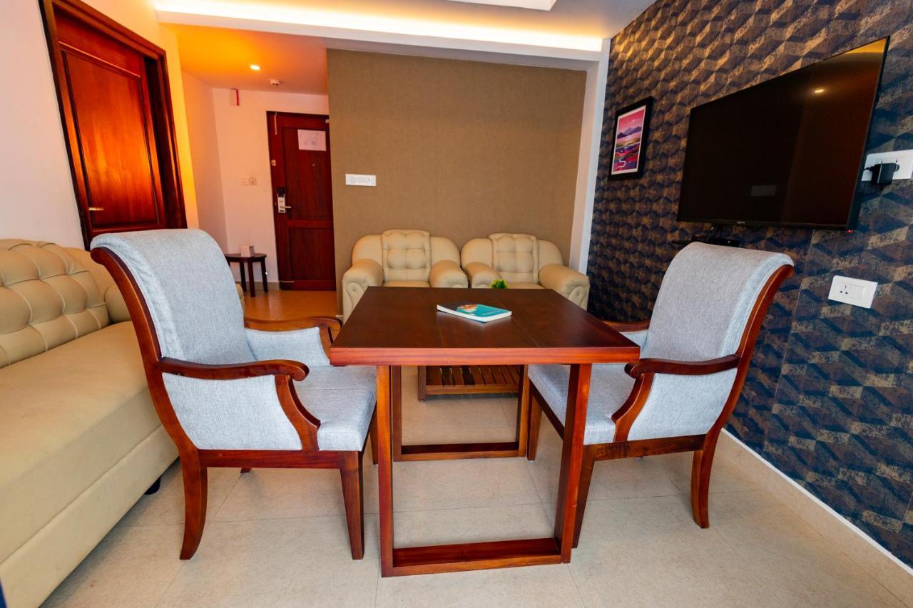 Dev Residency Otel Thiruvananthapuram Dış mekan fotoğraf