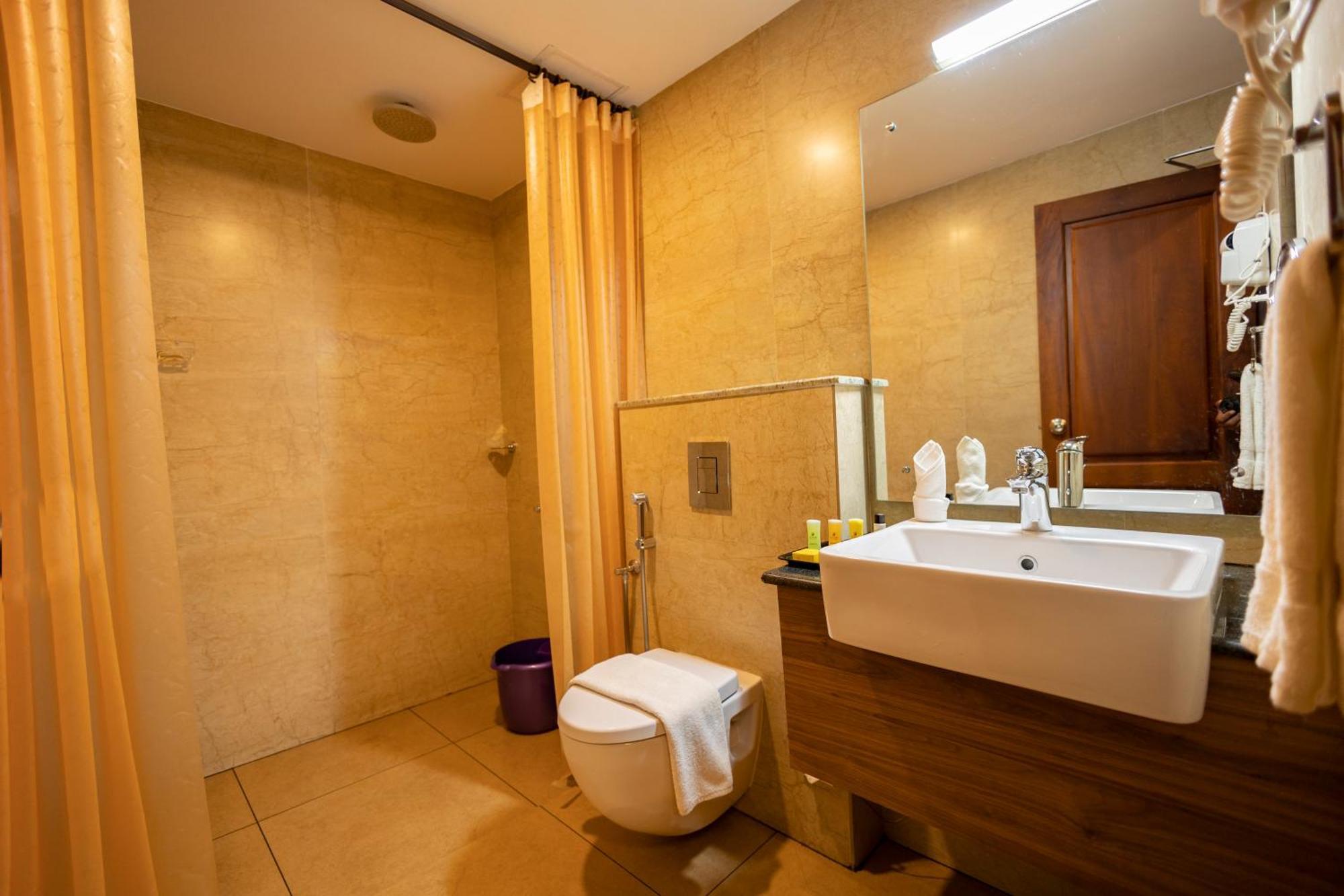 Dev Residency Otel Thiruvananthapuram Dış mekan fotoğraf
