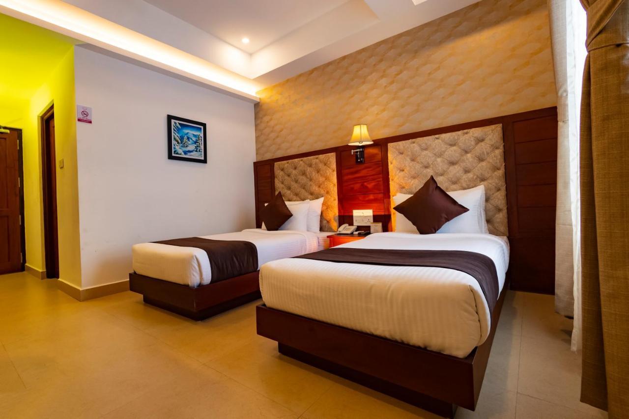 Dev Residency Otel Thiruvananthapuram Dış mekan fotoğraf