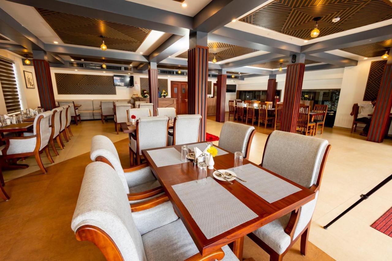 Dev Residency Otel Thiruvananthapuram Dış mekan fotoğraf