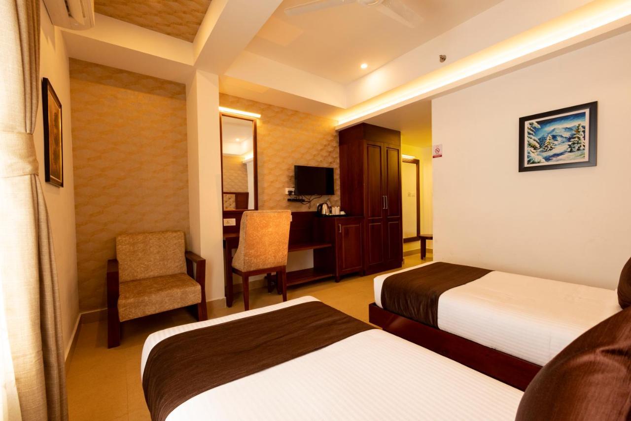 Dev Residency Otel Thiruvananthapuram Dış mekan fotoğraf