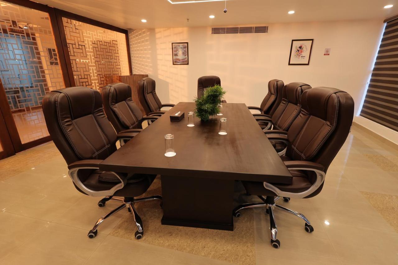 Dev Residency Otel Thiruvananthapuram Dış mekan fotoğraf