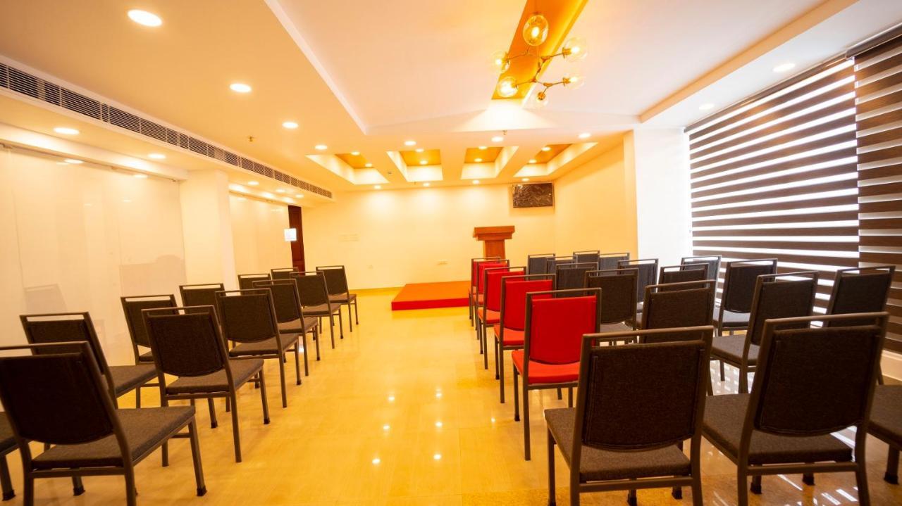 Dev Residency Otel Thiruvananthapuram Dış mekan fotoğraf
